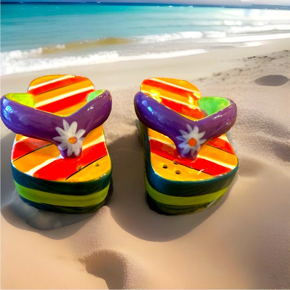 Clay Art 2004 Flip Flop/Sandals Salt and Pepper Shakers NIP